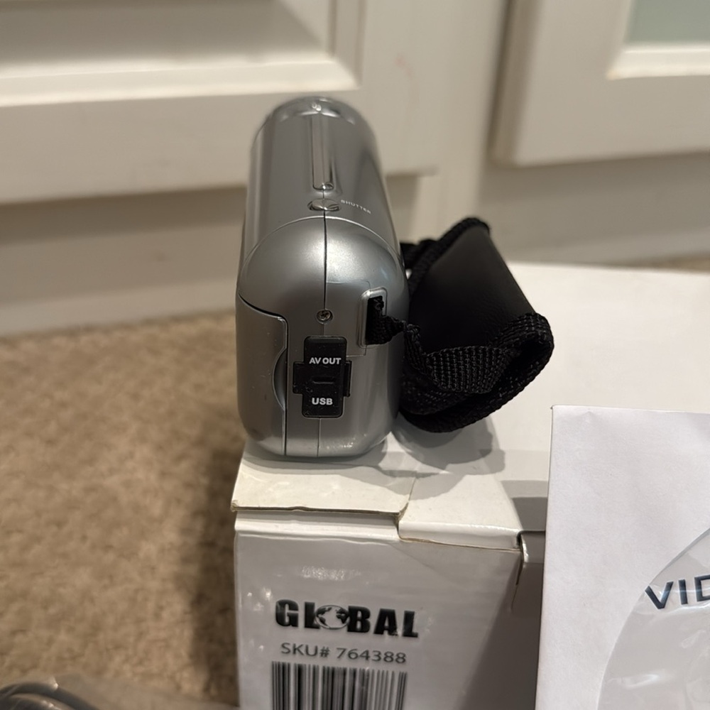 ☀️3/$15 NEW Global MP Digital Video Camera with 4X Zoom + Accessories - Picture 4 of 8